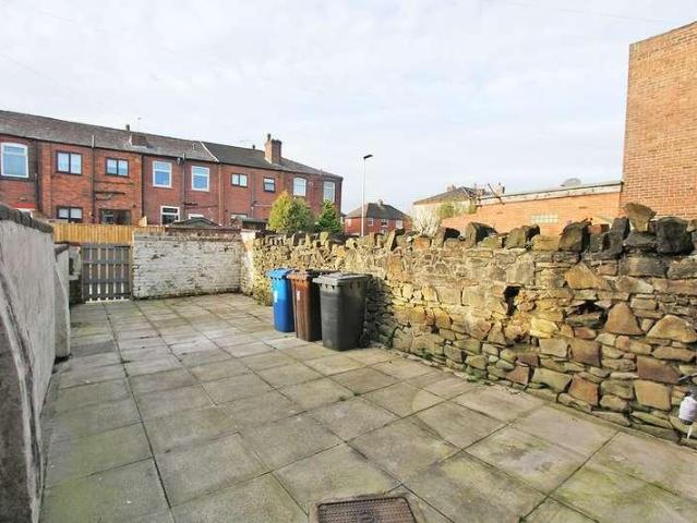 2 bed house for sale