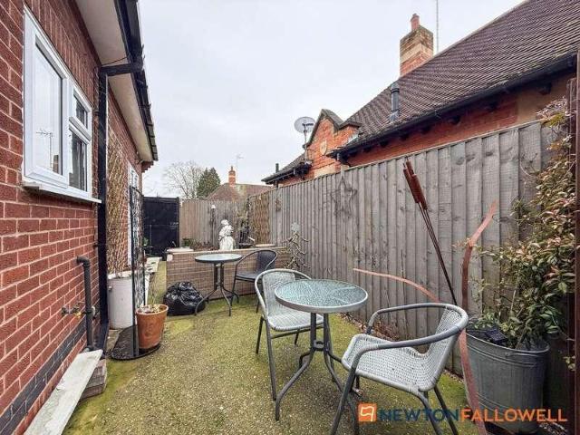 2 bed house for sale
