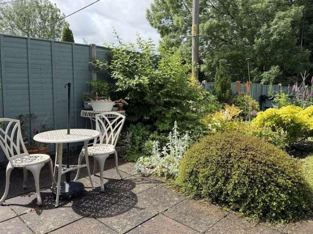 2 bed house for sale
