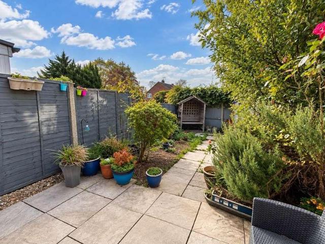 2 bed house for sale