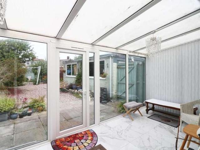 2 bed house for sale