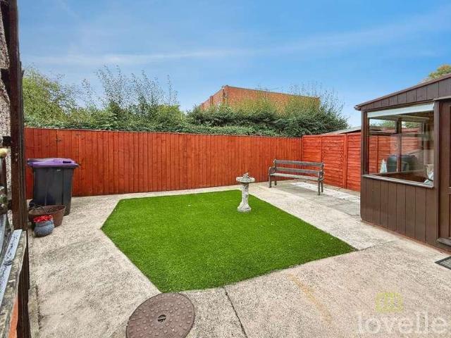 2 bed house for sale