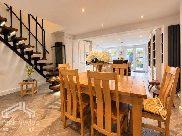 2 bed house for sale