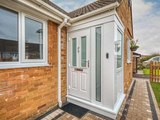 2 bed house for sale