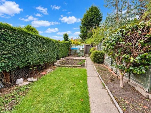 2 bed house for sale