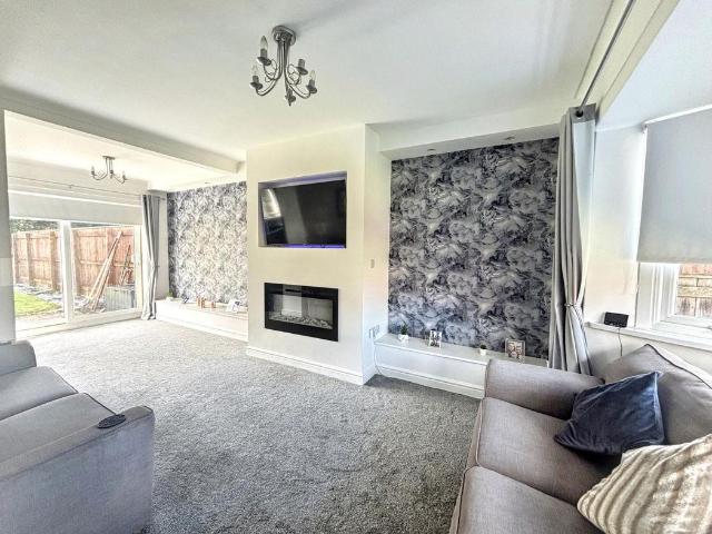 2 bed house for sale