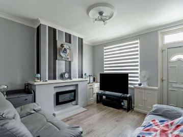 2 bed house for sale