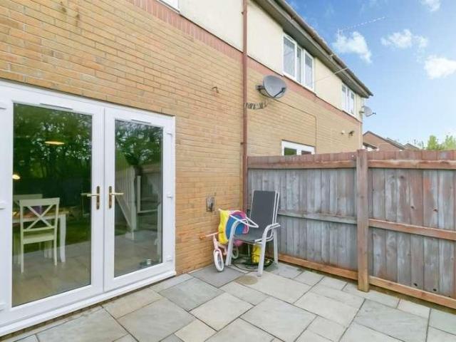 2 bed house for sale