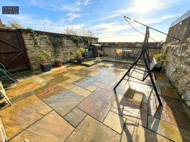 2 bed house for sale