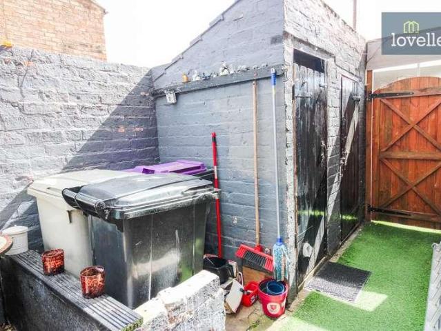 2 bed house for sale
