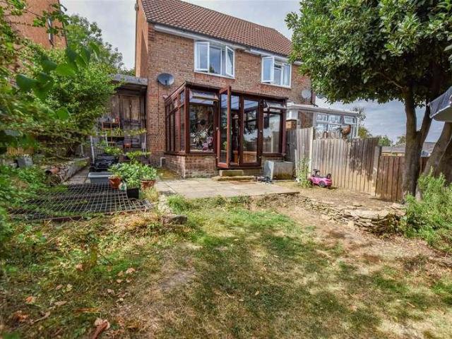 2 bed house for sale