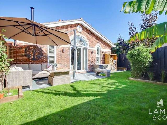 2 bed house for sale