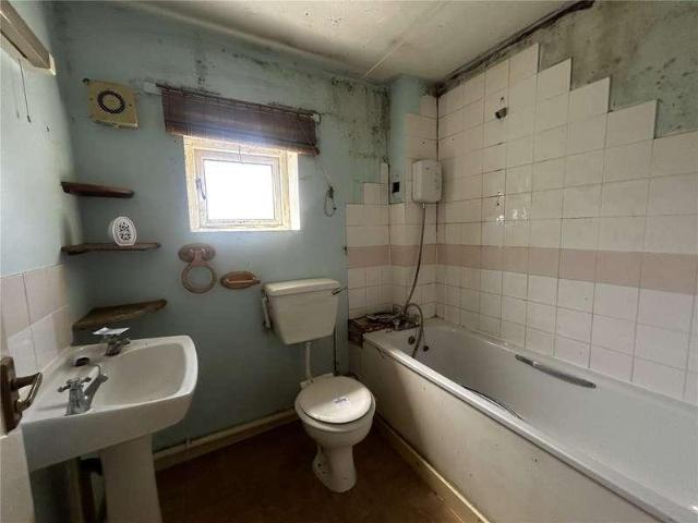 2 bed house for sale