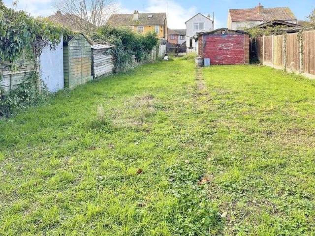 2 bed house for sale