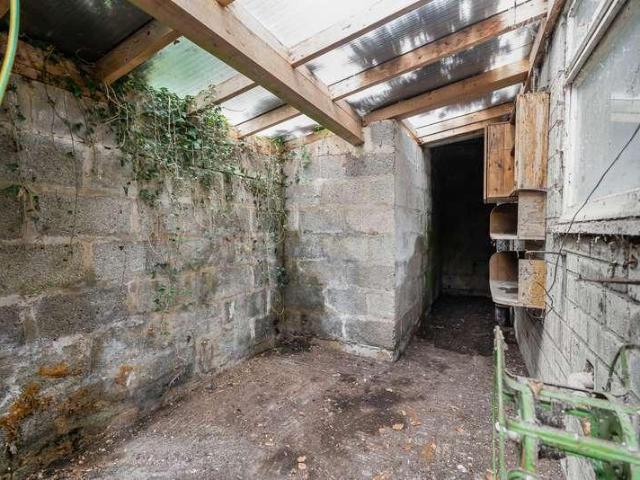2 bed house for sale