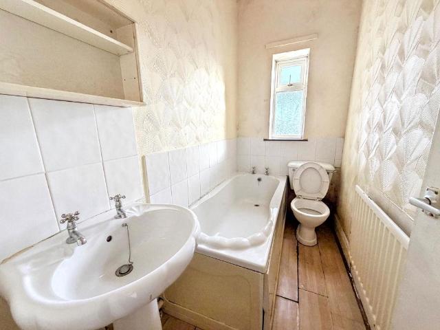 2 bed house for sale