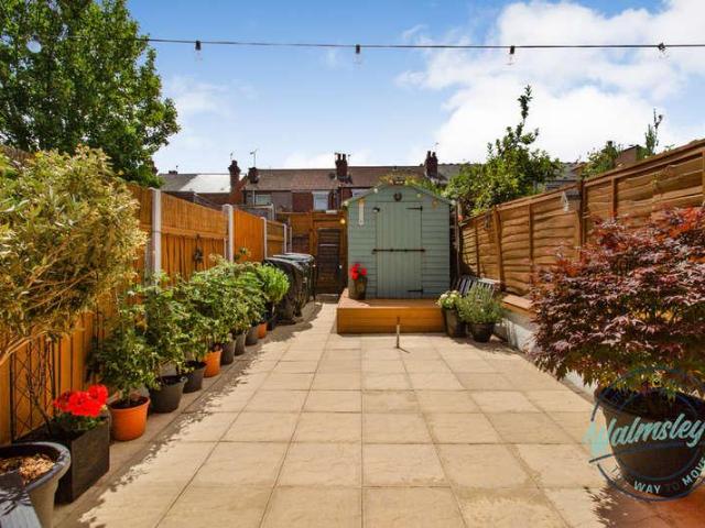2 bed house for sale