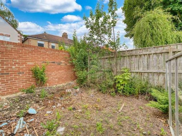 2 bed house for sale