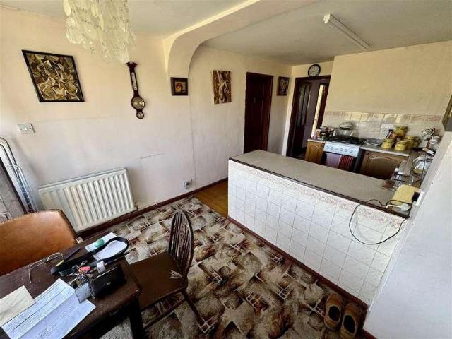 2 bed house for sale