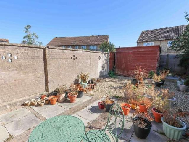 2 bed house for sale