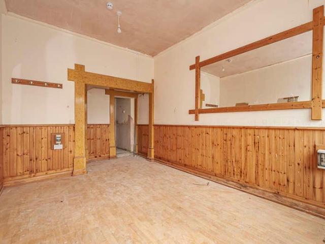 2 bed house for sale