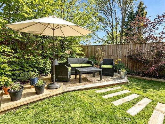 2 bed house for sale