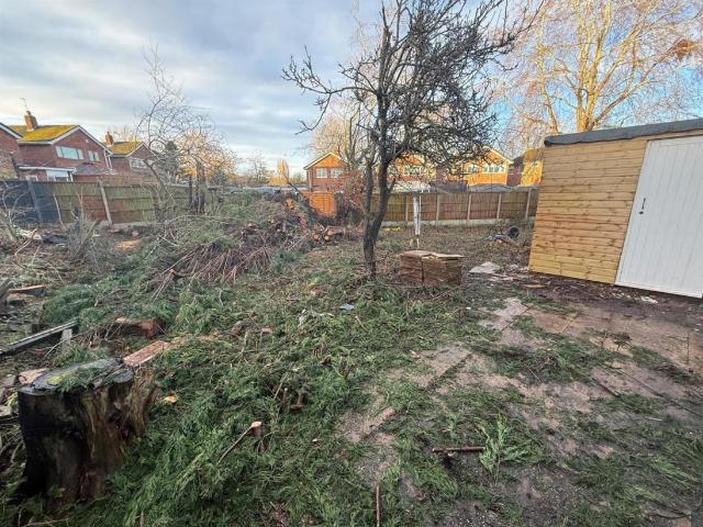 2 bed house for sale