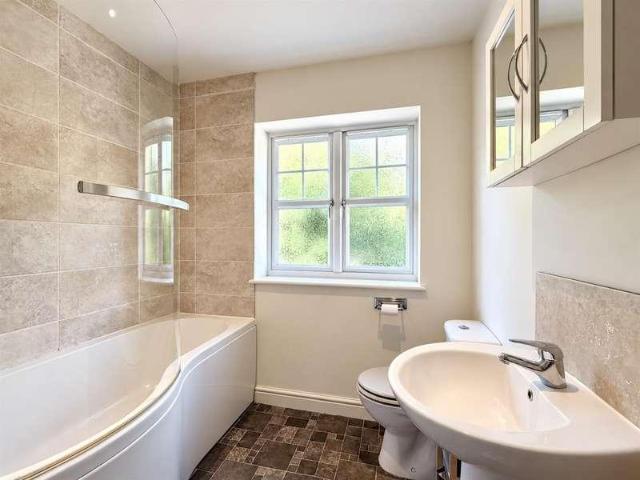 2 bed house for sale