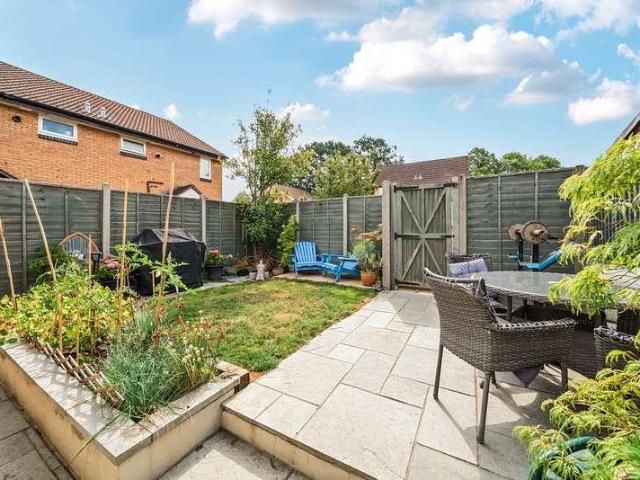 2 bed house for sale