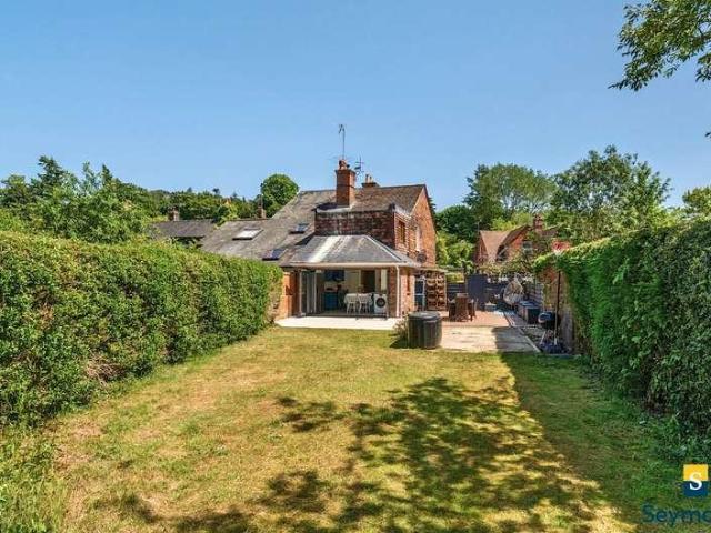 2 bed house for sale