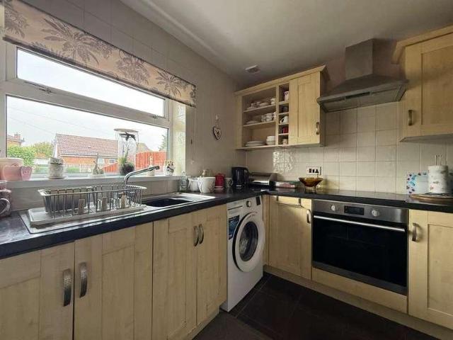 2 bed house for sale