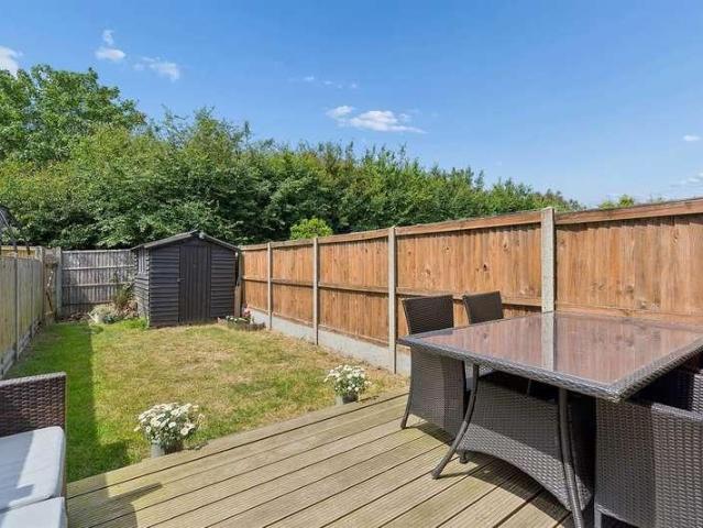 2 bed house for sale