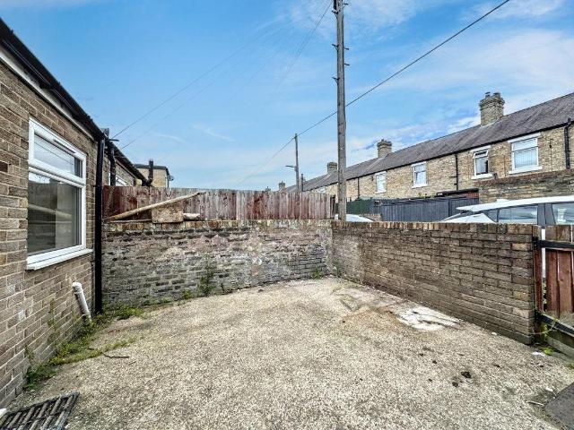 2 bed house for sale
