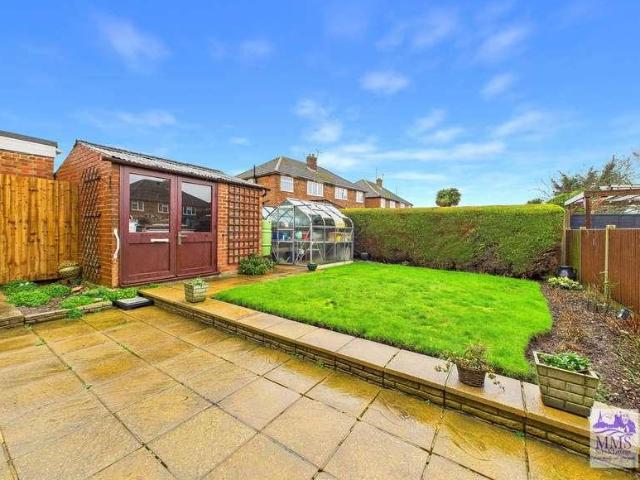 2 bed house for sale