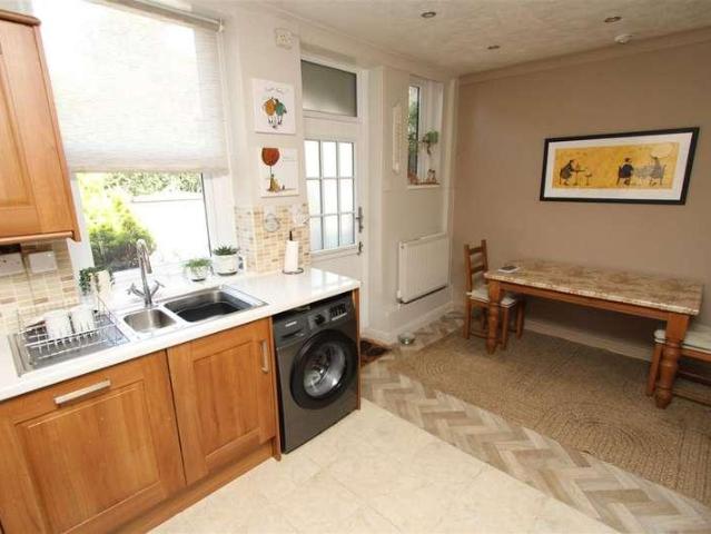 2 bed house for sale