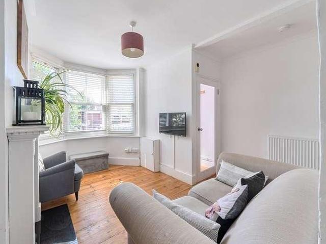 2 bed house for sale
