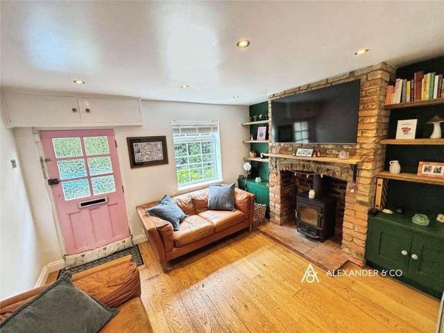 2 bed house for sale