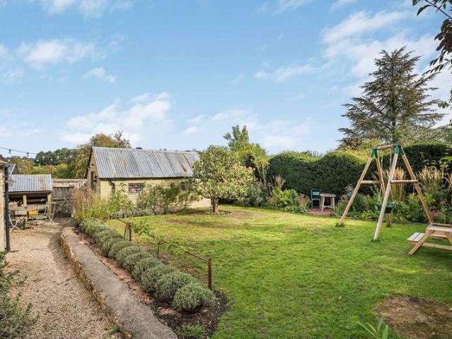2 bed house for sale
