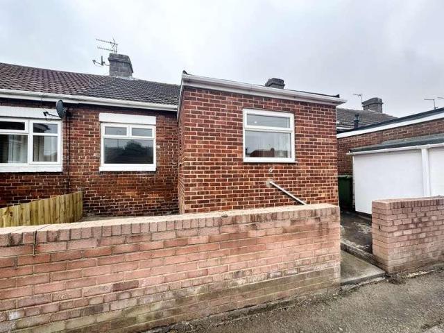 2 bed house for sale