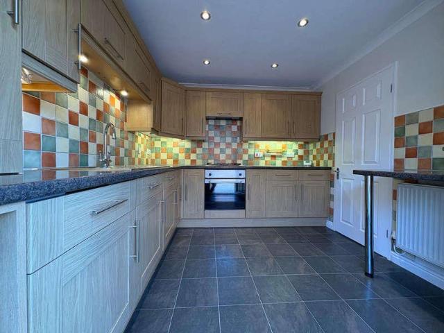2 bed house for sale