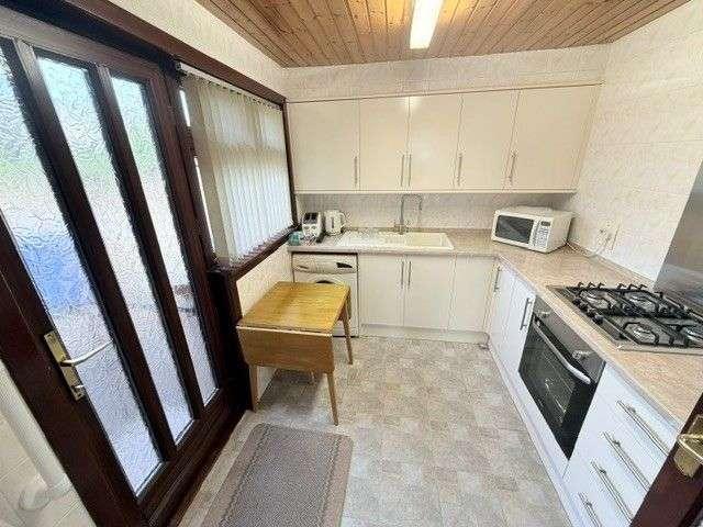 2 bed house for sale