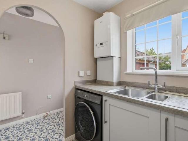 2 bed house for sale