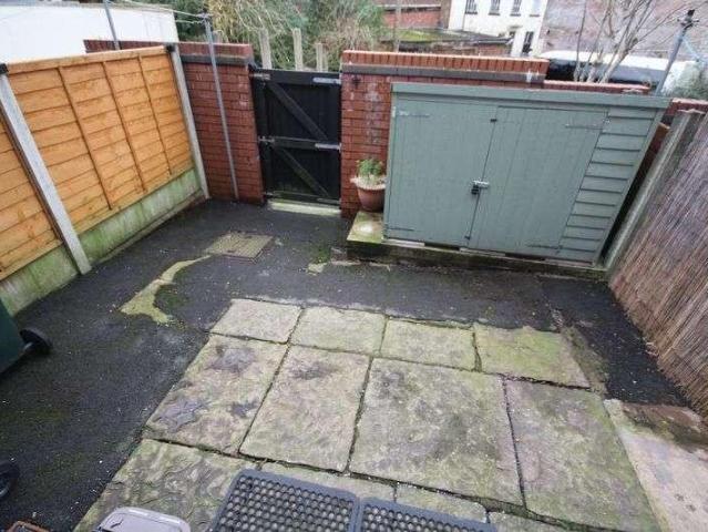 2 bed house for sale