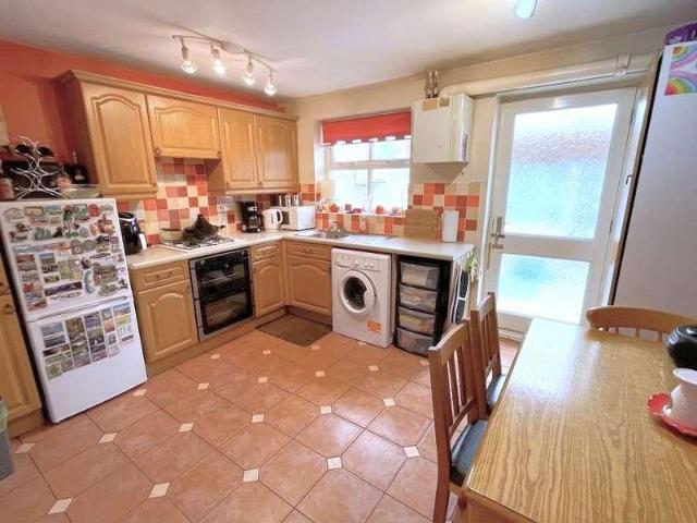 2 bed house for sale