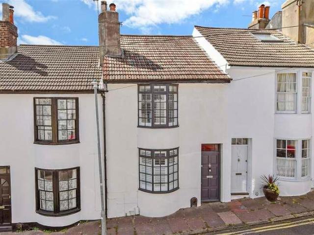 2 bed house for sale