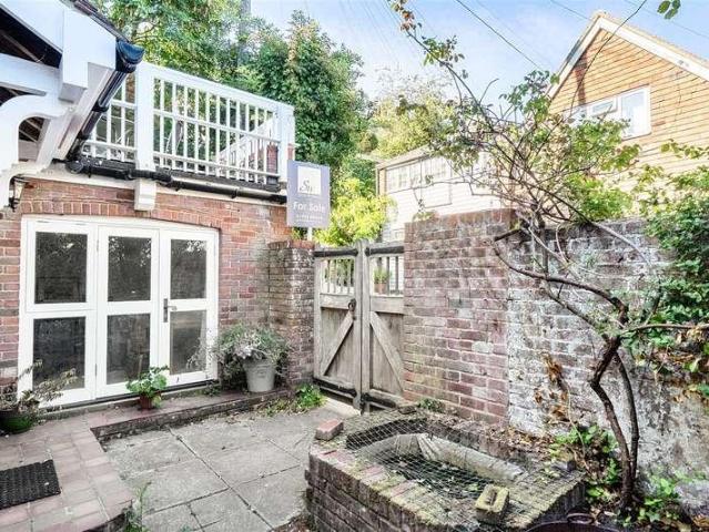 2 bed house for sale