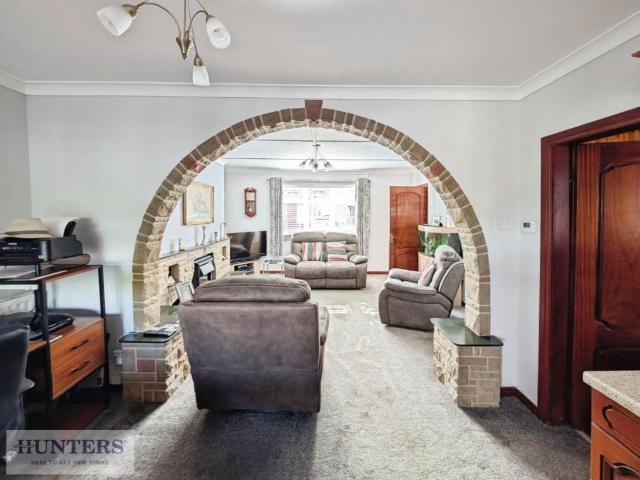 2 bed house for sale