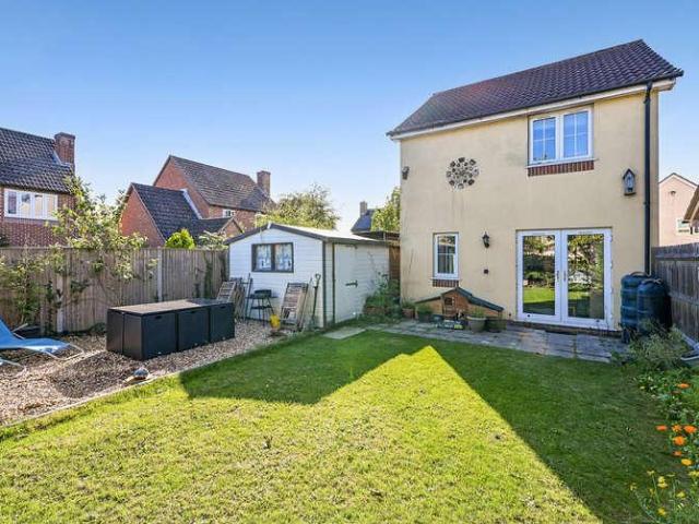 2 bed house for sale