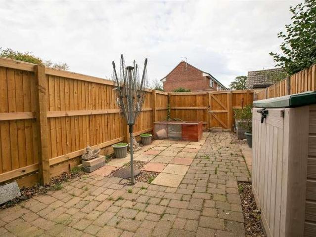 2 bed house for sale