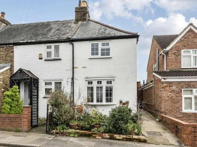 2 bed house for sale